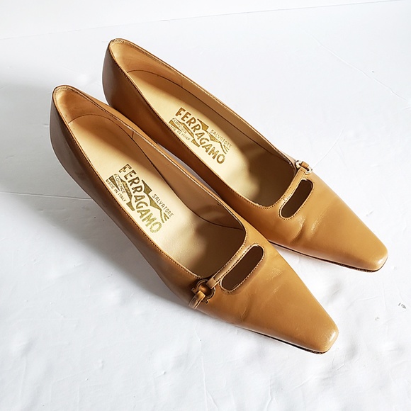 Salvatore Ferragamo Shoes - Salvatore Ferragamo Beige Buckle Kitten Heels 8 2A